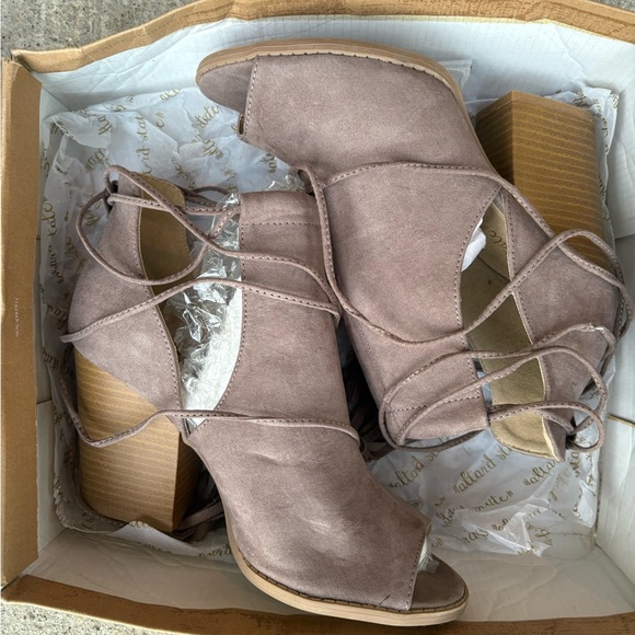 Altar'd State Taupe Wedge Sandals - Picture 1 of 1